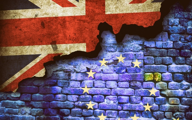 Brexit-halasztást kérnek a britek 