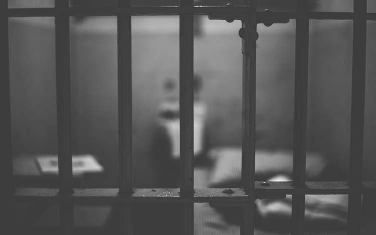Börtönőrt próbált megvesztegetni egy fogvatartott Szegeden