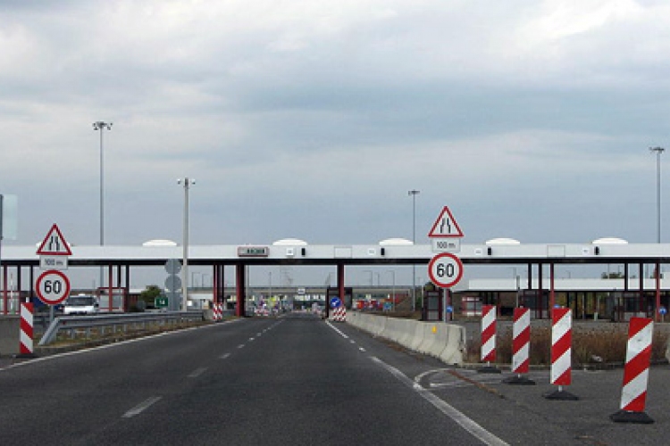 Megerősítette a rendőrség a magyar-szerb schengeni határ védelmét