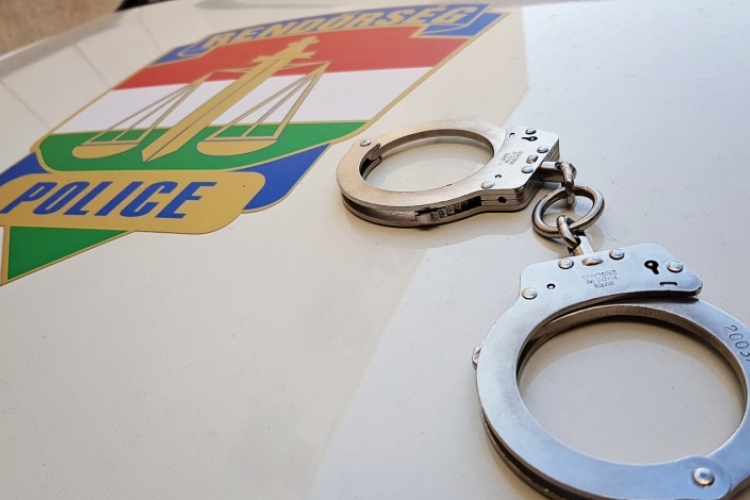 Négymilliárdos áfacsalás gyanúsítottjait tartóztatták le Pécsen