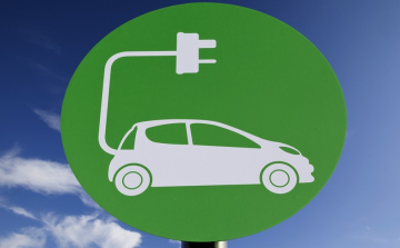 EY: Európában 2030-ra várható az elektromos járművek piaci áttörése