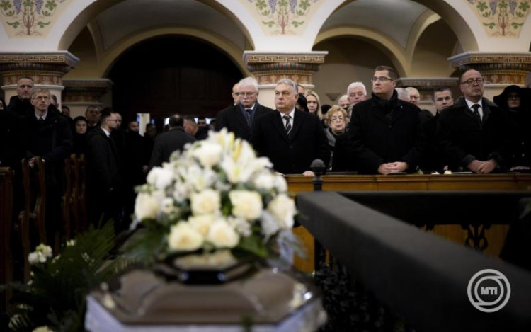 Orbán Viktor: a hit dolga egyben a nemzet dolga is