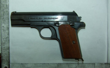 Fegyvert találtak az óvoda padlásán