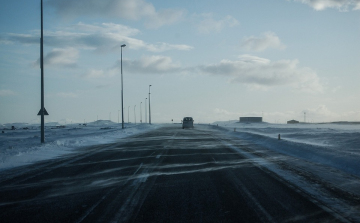 Több száz baleset történt Németországban a jeges utakon