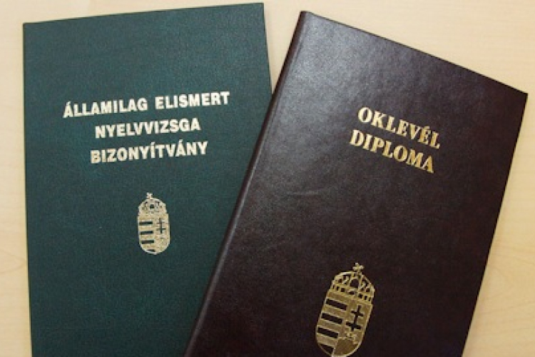 Rendvédelmi dolgozók is érintettek a nyelvvizsgabotrányban