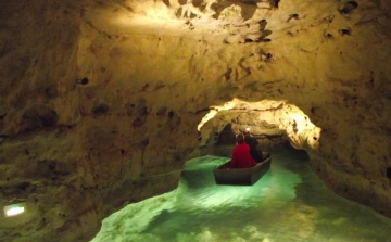Új látogatóközpont a Tapolcai-tavasbarlangnál