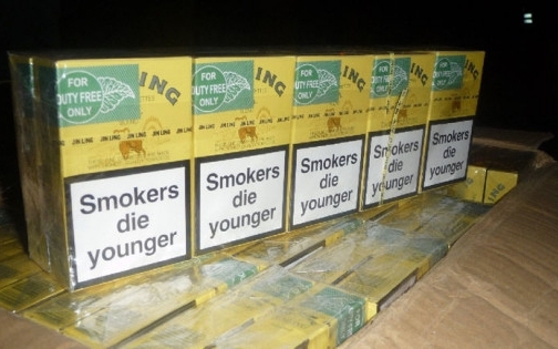 Tetőkárpitba rejtve találtak cigarettát Zalában
