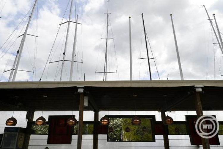 Folytatódik a nyárias idő a hétvégén, de vasárnap már lehetnek záporok