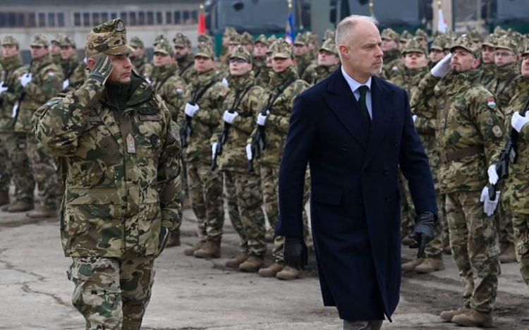 Szalay-Bobrovniczky Kristóf: akik a NATO-t háborúba akarják vonni, azok világháborút akarnak kirobbantani