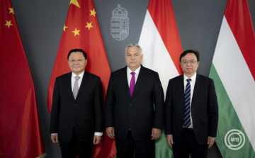 Orbán Viktor: a jövő autóit is Magyarországon fogják gyártani