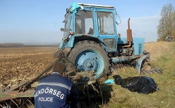 Traktorja alá szorult és meghalt egy férfi Zalában