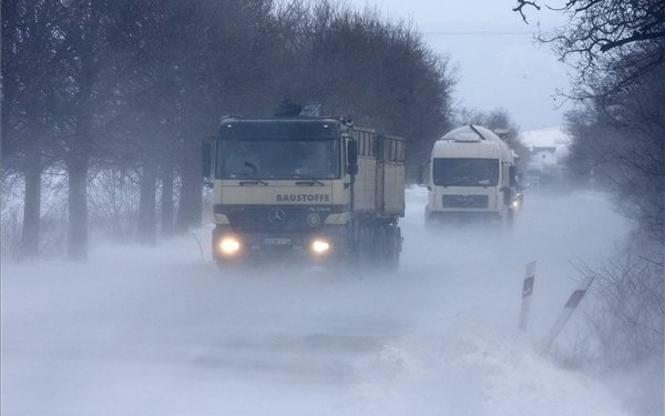 Havazás - Több megyére és már hófúvás miatt is adtak ki figyelmeztetést