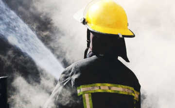 Árokba hajtott és kigyulladt egy autó Zalában