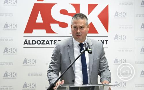 Sára Botond: folyamatosan ellenőrizzük az árréscsökkentés betartását