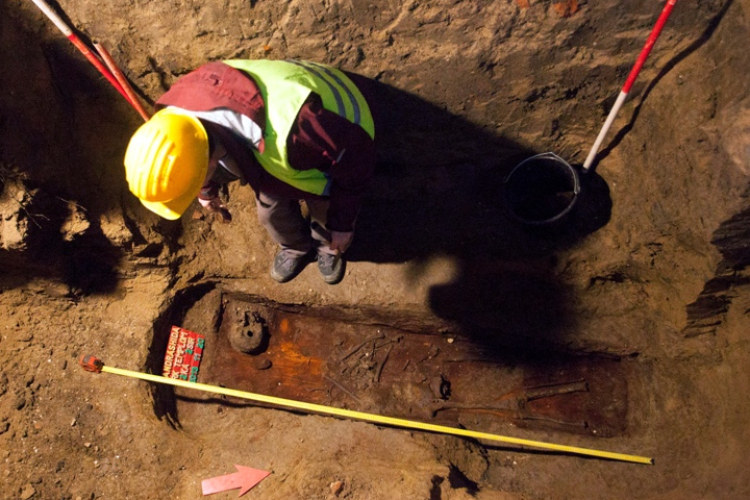 Az alapító 750 éves sírját találhatták meg az andráshidai templomban