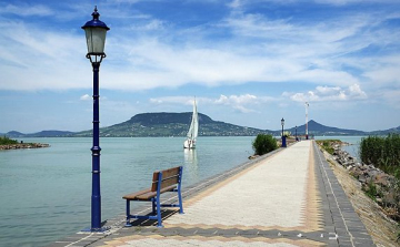 Szeptemberben kezdődik a balatongyöröki kikötő építése