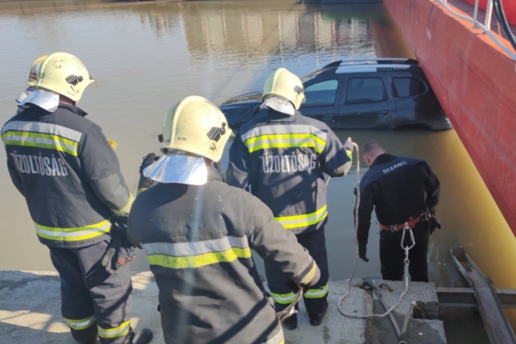 Tiszába gurult egy autó Szegeden