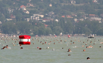 Egy héttel elhalasztják a 31. Balaton-átúszást