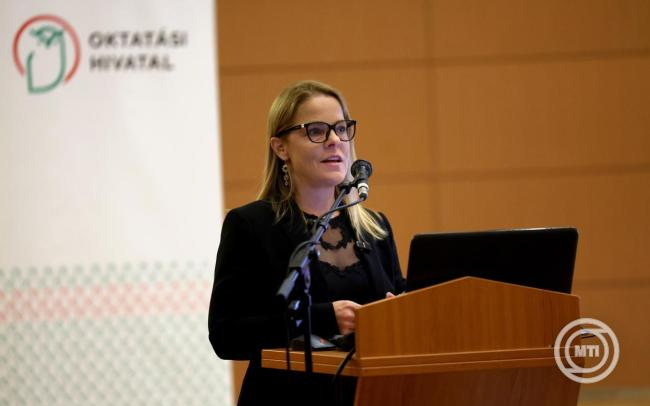 Balatoni Katalin: az iskola a tudásé, nem a politikáé