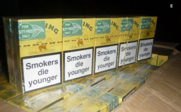 Tetőkárpitba rejtve találtak cigarettát Zalában