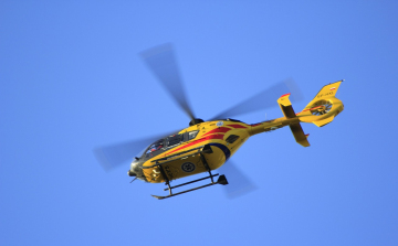 Helikopterrel mentettek ki egy magyar turistát a Paring hegységből