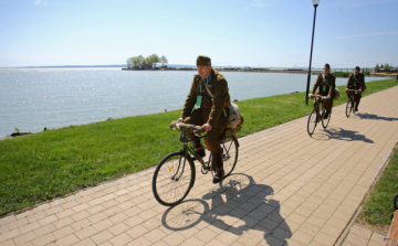 Tekerj a sereggel idén is a Balaton körül!