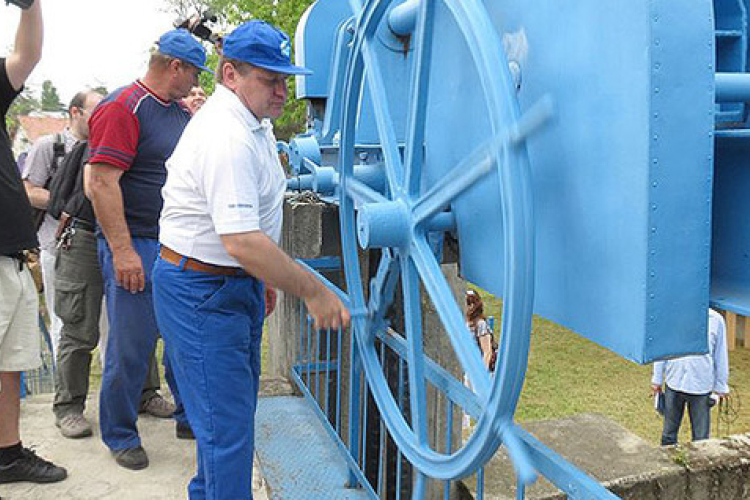 A Balatonból engednek le vizet a Kapos megtisztítására