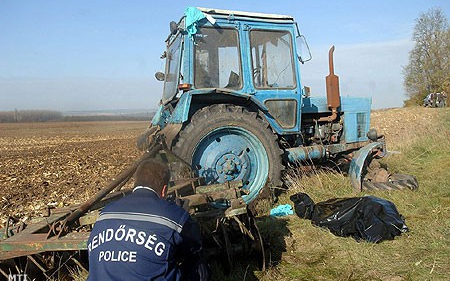 Traktorja alá szorult és meghalt egy férfi Zalában