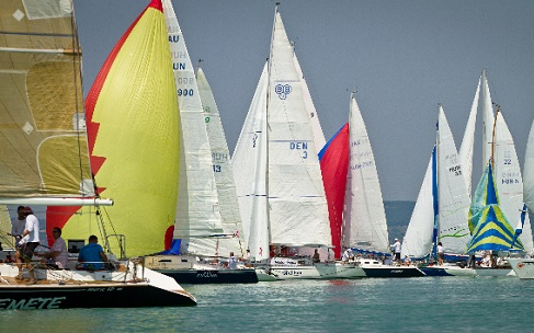 Borregatta: hajózó borászok és borkedvelő hajósok versenye a Balatonon