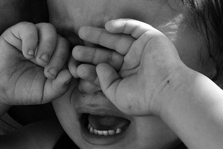 Padlásra zárta az ötéves gyereket