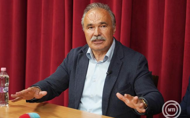 Nagy István: május végén Magyarország kihirdetheti a mentességet a ragadós száj- és körömfájás ügyében