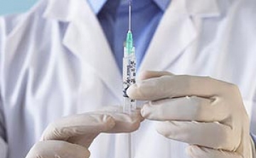 Embereken kezdenek tesztelni egy ebola elleni vakcinát
