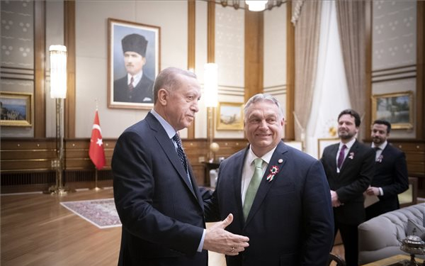 Orbán-Erdogan találkozó: nem szabad belesodródni a háborúba