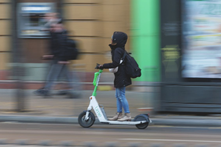 Vitézy Dávid már a KRESZ módosítása előtt szabályozná az elektromos rollerek közlekedését