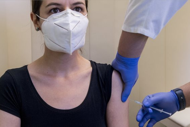 Szerbiában megkezdődött a regisztráció a koronavírus elleni oltásra