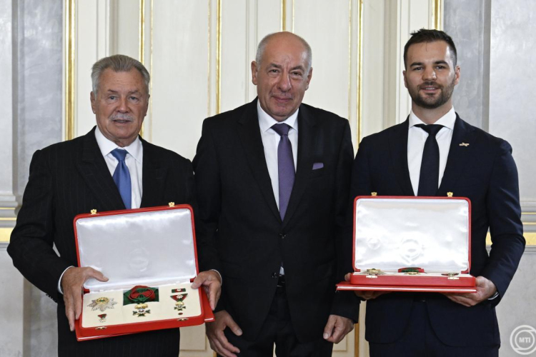 Farkas Bertalan és Kapu Tibor kapta a Magyar Szent István Rendet