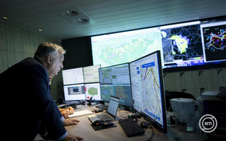 Orbán Viktor: a magyarok érdeke, hogy barátokat gyűjtsenek és jó kapcsolatot ápoljanak a nagyhatalmakkal