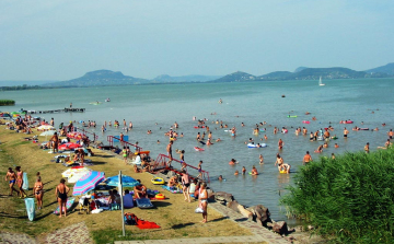 Biztonságosabb volt idén a Balaton és a Velencei-tó térsége