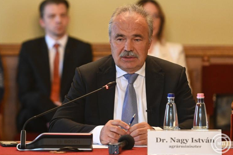 Nagy István: zajlik az érintett telepek teljes mentesítése és ha nem lesz újabb fertőzés, akkor heteken belül feloldhatják a korlátoz�