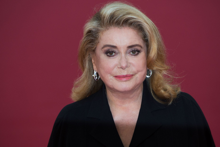 Kórházba került Catherine Deneuve francia filmsztár