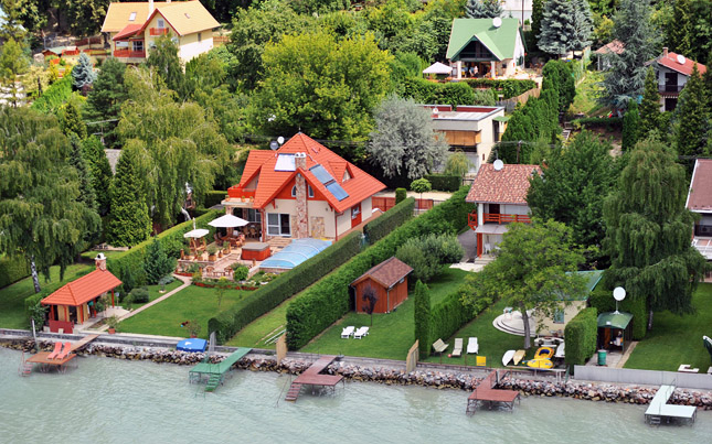 OGY - A fenntartható fejlődés bizottsága támogatta a Balaton-törvény módosítását